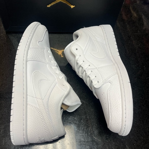 Sz 8 Air Jordan 1 Low Triple White main image 6
